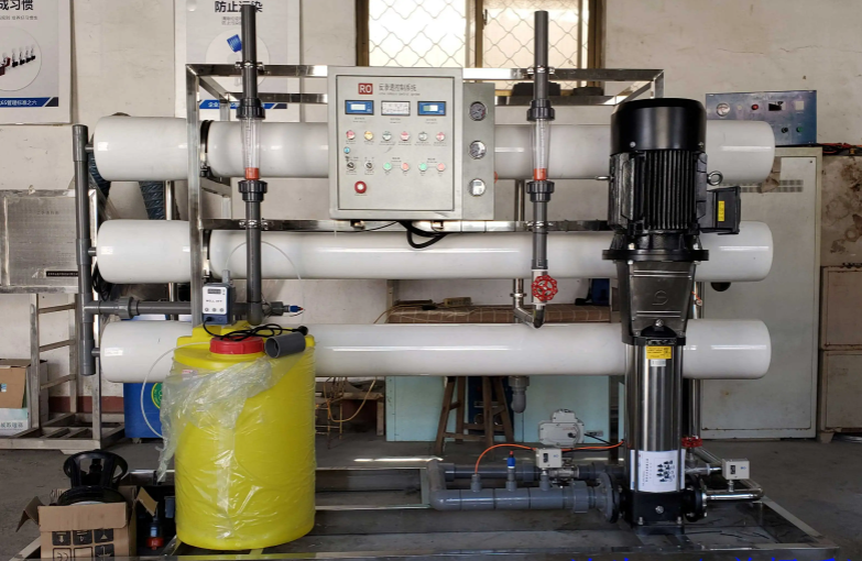 1-10噸小型<a href=http://www.weifenxiao88.com/fstcjssb/ target=_blank class=infotextkey>反滲透凈水設備</a>